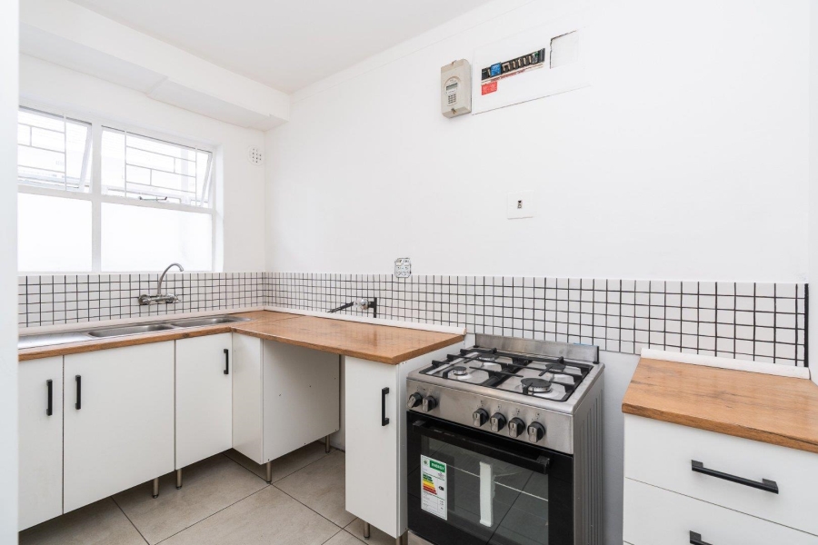 To Let 1 Bedroom Property for Rent in Green Point Western Cape
